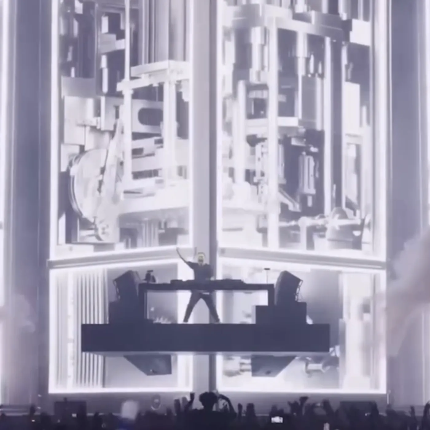 image_68bdb56432d04 David Guetta: Lighting Up the Stage and Connecting with Fans at the Peak of Music Festivals