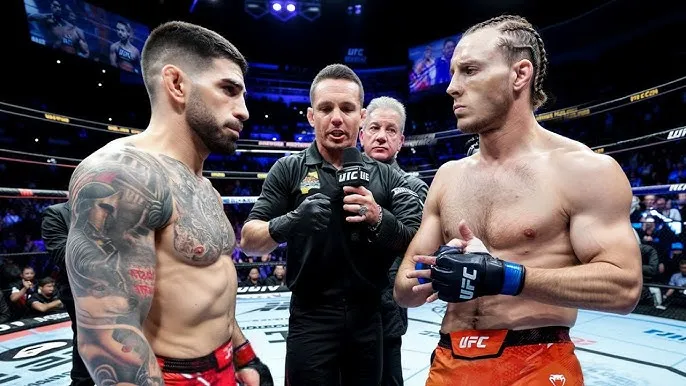 Paddy Pimblett will learn from Khamzat Chimaev's blueprint in his upcoming title fight with Ilia Topuria and 1 reason Topuria should be wary of Pimblett 19 Paddy Pimblett will learn from Khamzat Chimaev's blueprint in his upcoming title fight with Ilia Topuria and 1 reason Topuria should be wary of Pimblett