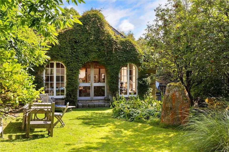 image_68be4547cc24f Harry Styles’ $100M Dream Home Sparks Furious Backlash From Upset Neighbors
