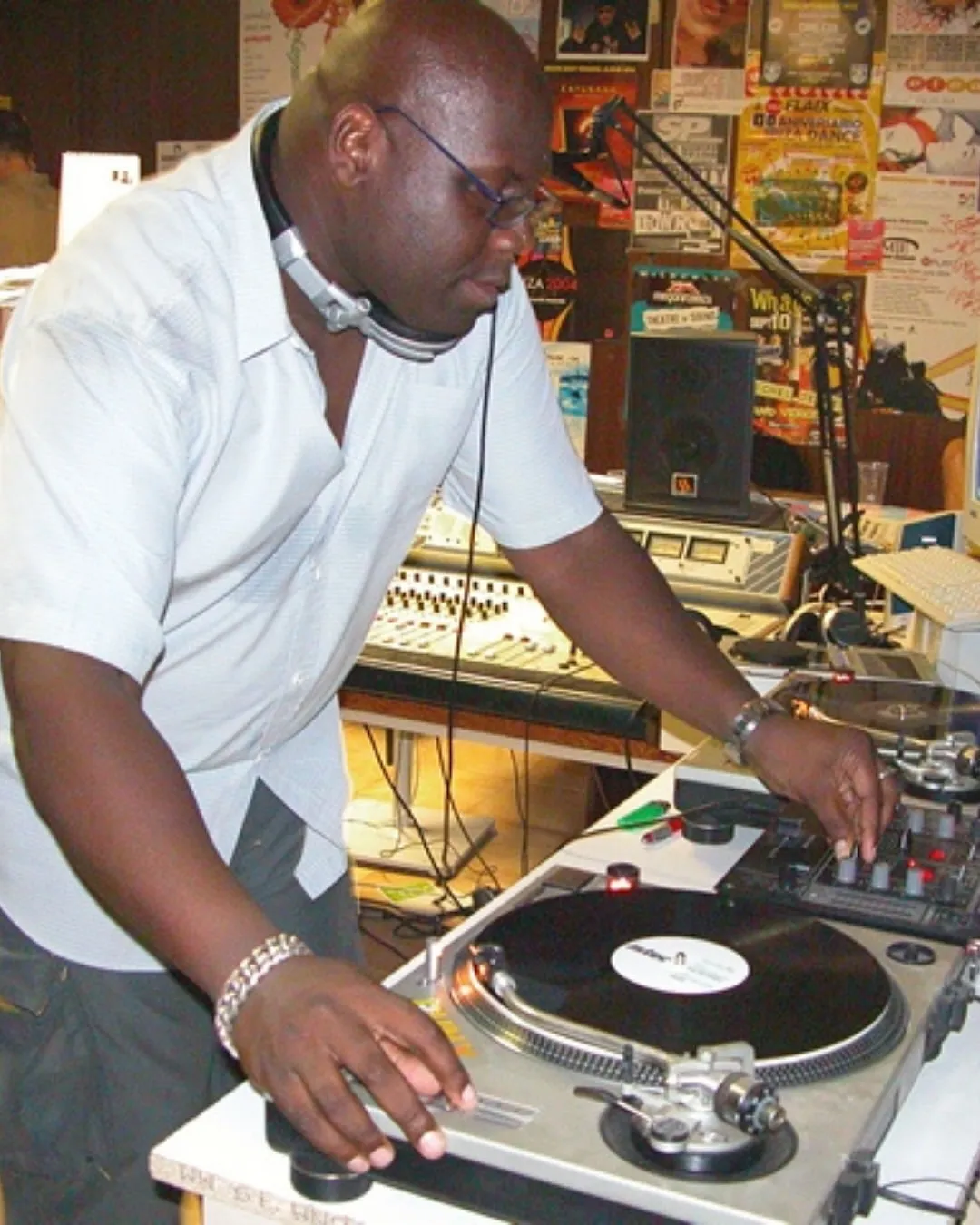 image_68be4a8adb869 How has Carl Cox's music changed from the 90s to now?