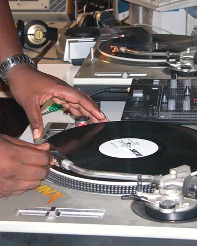 image_68be4d4f31be5 Carl Cox's Timeless Legacy: How He Created Flaix FM 105.0 and How It Influenced the Rave Community of the Time