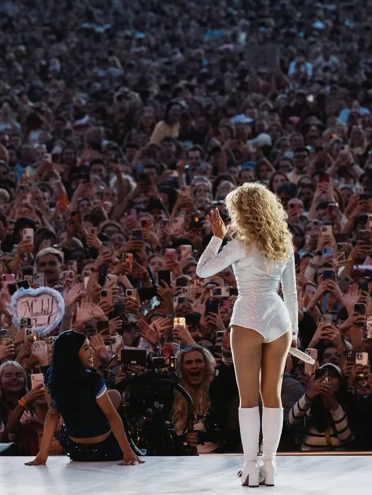 image_68be509619f8f Sabrina Carpenter Uses Her VMAs Performance to Make a Statement for Trans Rights