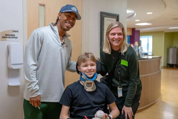 image_68be58e2b6571 Francisco Lindor Becomes a Real-Life Hero as He Brings Hope to Sick and Underprivileged Children