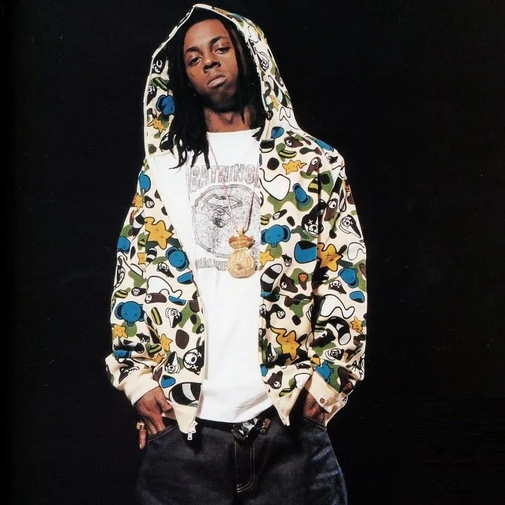 image_68be816af0d97 Lil Wayne Dominates BAPE Fashion in 2005 — But Fans Are Shocked When He Ditches ‘Hustler Muzik’ for a Baby Milo Monogram Tee!