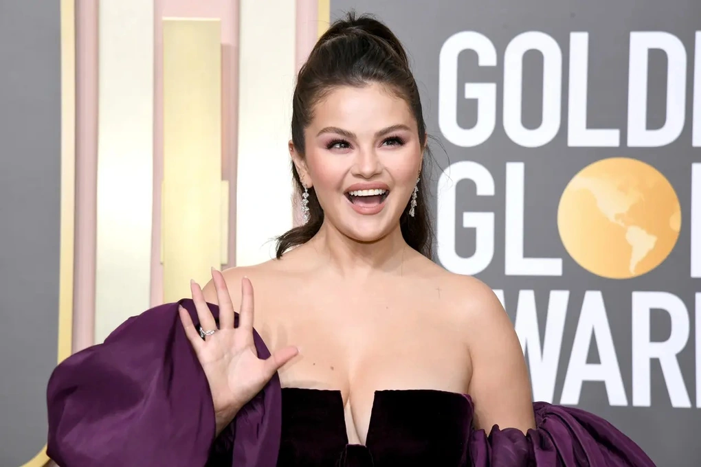 Selena Gomez Joins Billionaire Ranks Thanks to Rare Beauty Success