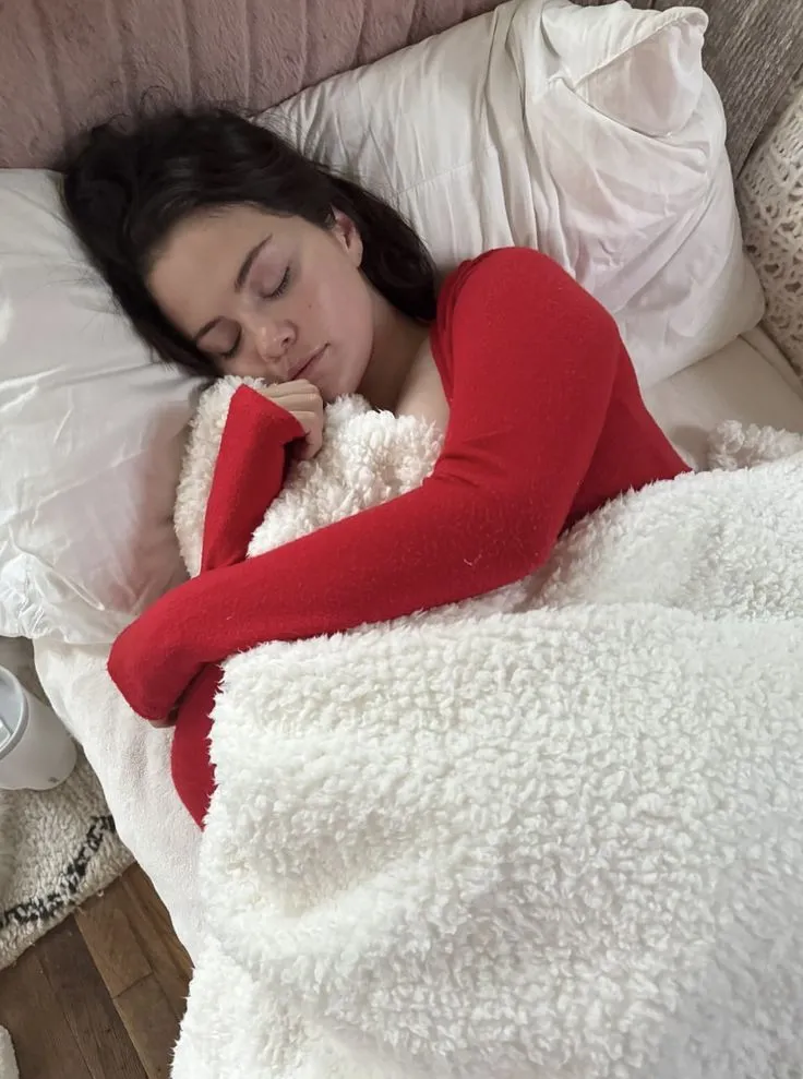 image_68bf931fb9e31 Selena Gomez Shares Candid Bed Photos and Sweet Tribute to Fiance Benny Blanco