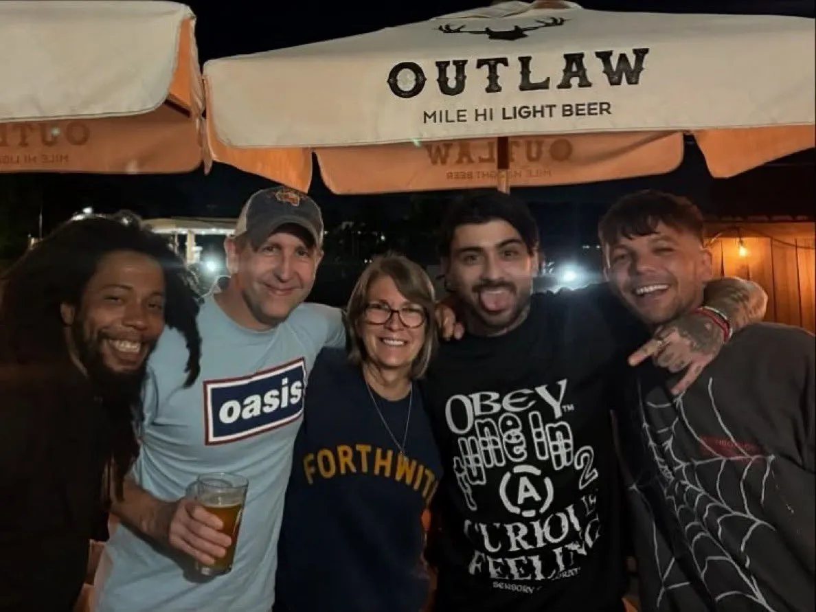 image_68bf9870f2753 Shockwaves in Tennessee: Zayn and Louis Tomlinson Seen Filming Inside Local Bar — Are They Cooking Up a Secret Reunion?