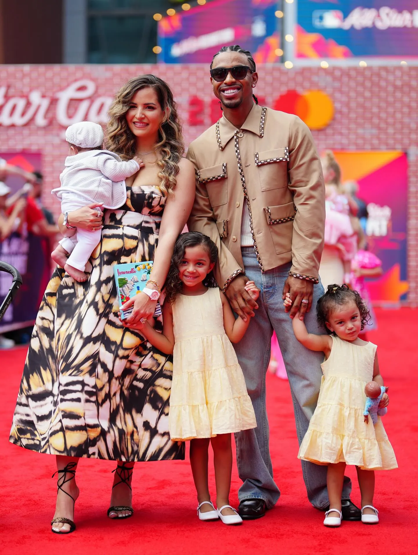 Francisco Lindor Gets Real: Family in Yellow Shines as His Brightest Stars — While Baby Koa’s Rising Journey Just Begins