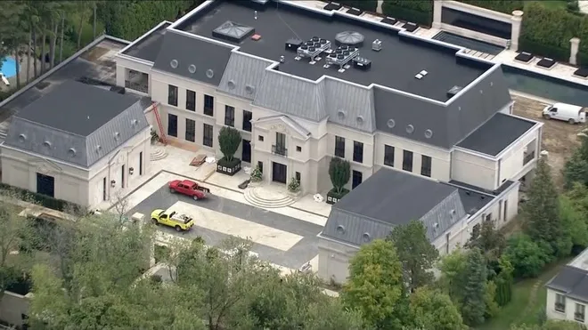 image_68bfafe93d0e7 Drake’s $100 Million Toronto Mansion Becomes the Talk of the Town