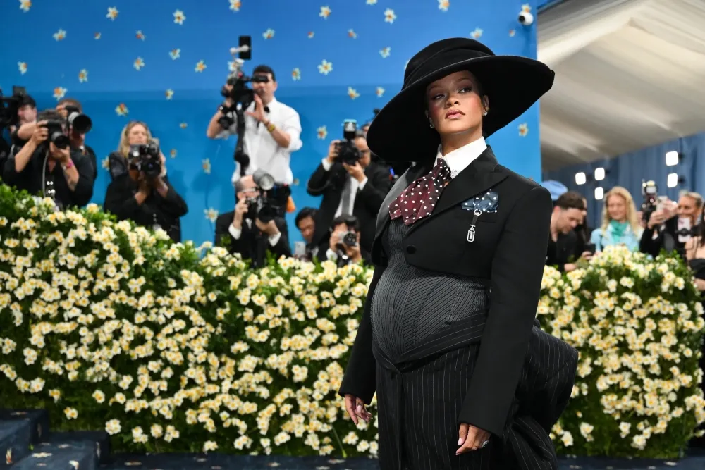 image_68bfbff7b4e13 The Battles You Never Saw: How Rihanna Defied Def Jam Over and Over to Become the Icon the World Knows Today