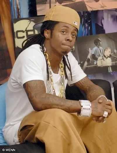 From Rap Legend to a Frail Man Behind the Scenes — Is Lil Wayne Living in the Spotlight or Fighting His Limits Every Single Day?