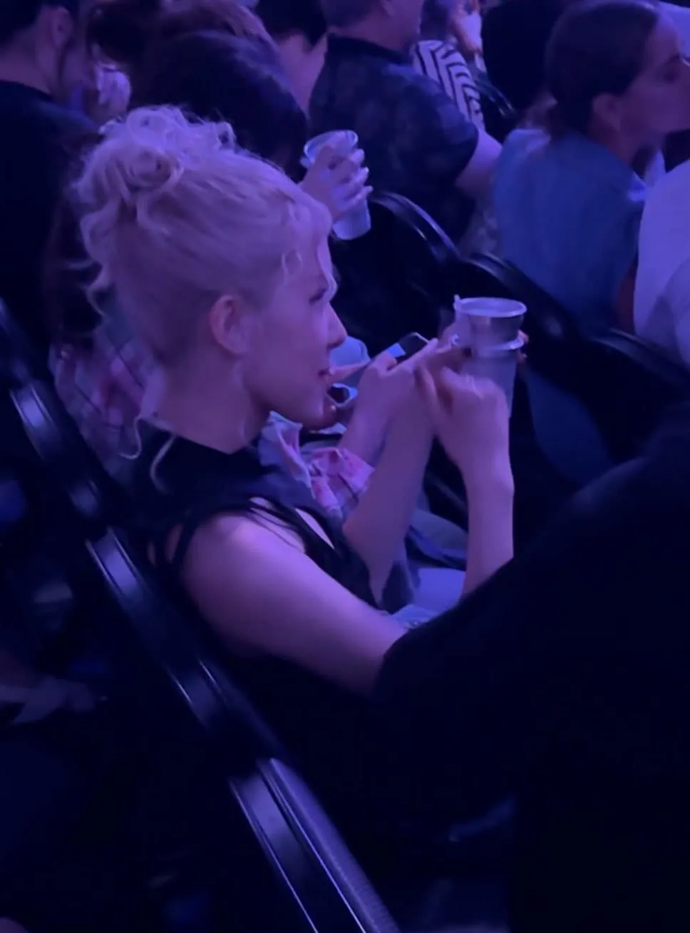 image_68bfdce9b94a8 Bruno Mars admits he was once smitten by Rosé because of an adorable gesture she made.