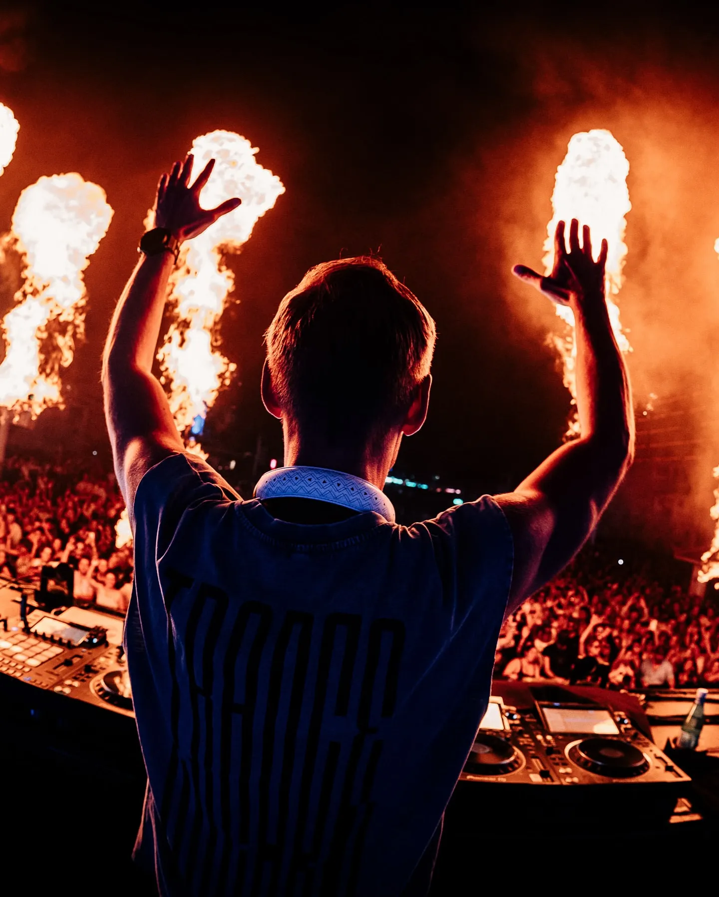 image_68bfe43ac5eb4 The debate among EDM fans: Does Armin van Buuren's recent show at Ushuaïa Ibiza have the chops to compete with other big names in the EDM scene for the title of number one DJ?