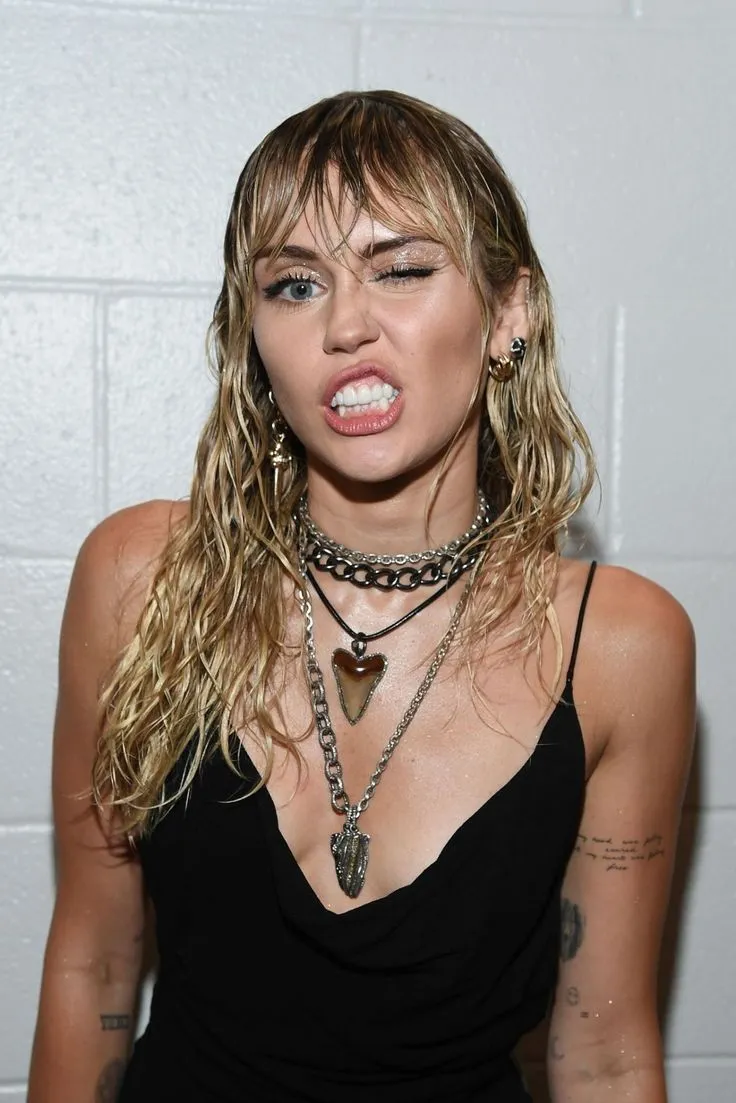 image_68bfe7704850f From Disney Princess to Rebel Icon: Miley Cyrus Sparks Frenzy Once Again