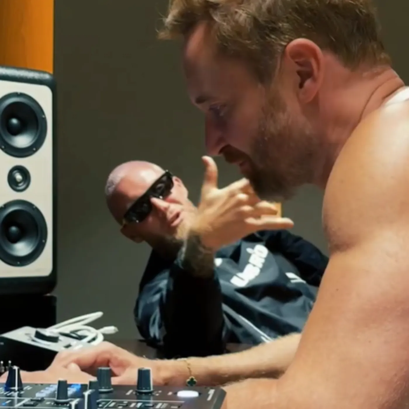 image_68bfed5c0a011 The tension arose between the two when David Guetta wanted to reject adding this melody suggested by his collaborator because it violated his professional standards.