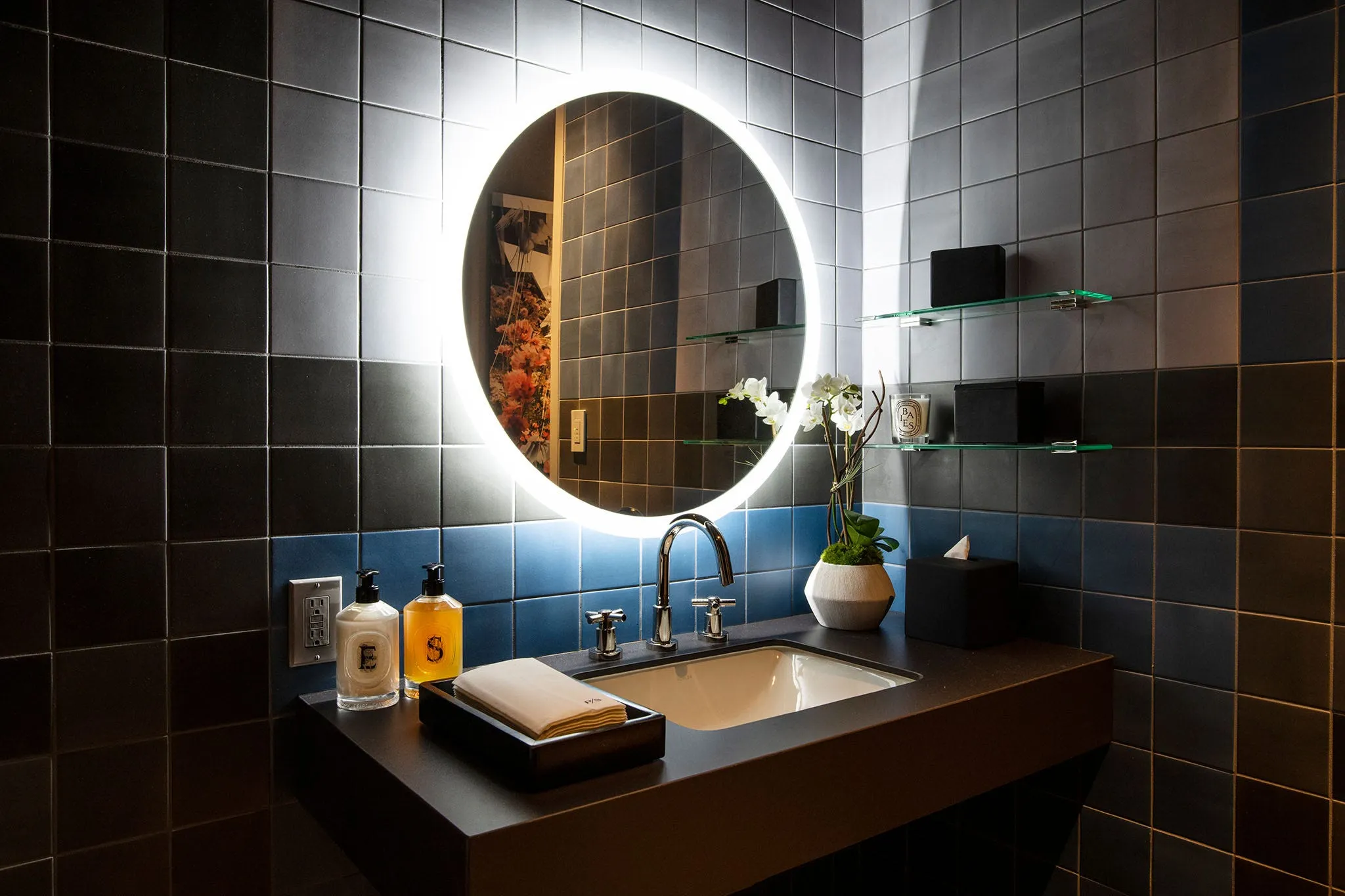 image_68bff19048584 Marble Bathrooms & Michelin-Starred Menus: Why Airport Lounges Are Suddenly So Luxe