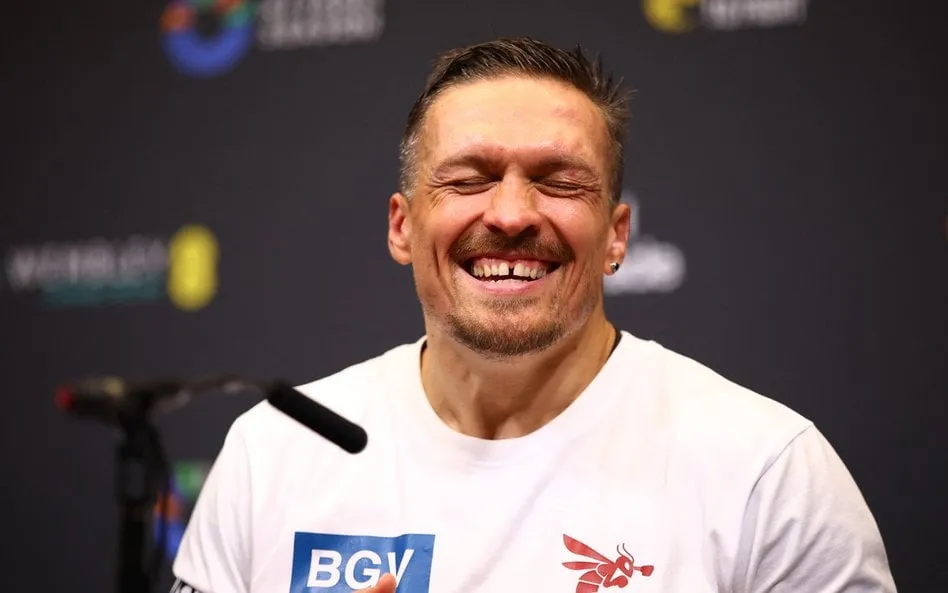 Oleksandr Usyk will play in a charity football match in Portugal