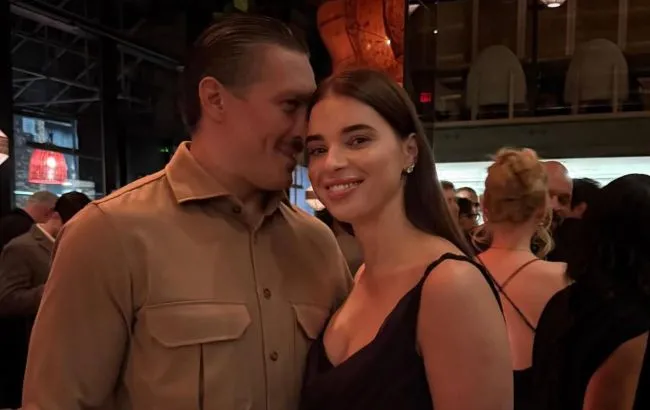 Boxing Champ Oleksandr Usyk Debuts in Cinema — Fans Cheer as He Poses with The Rock