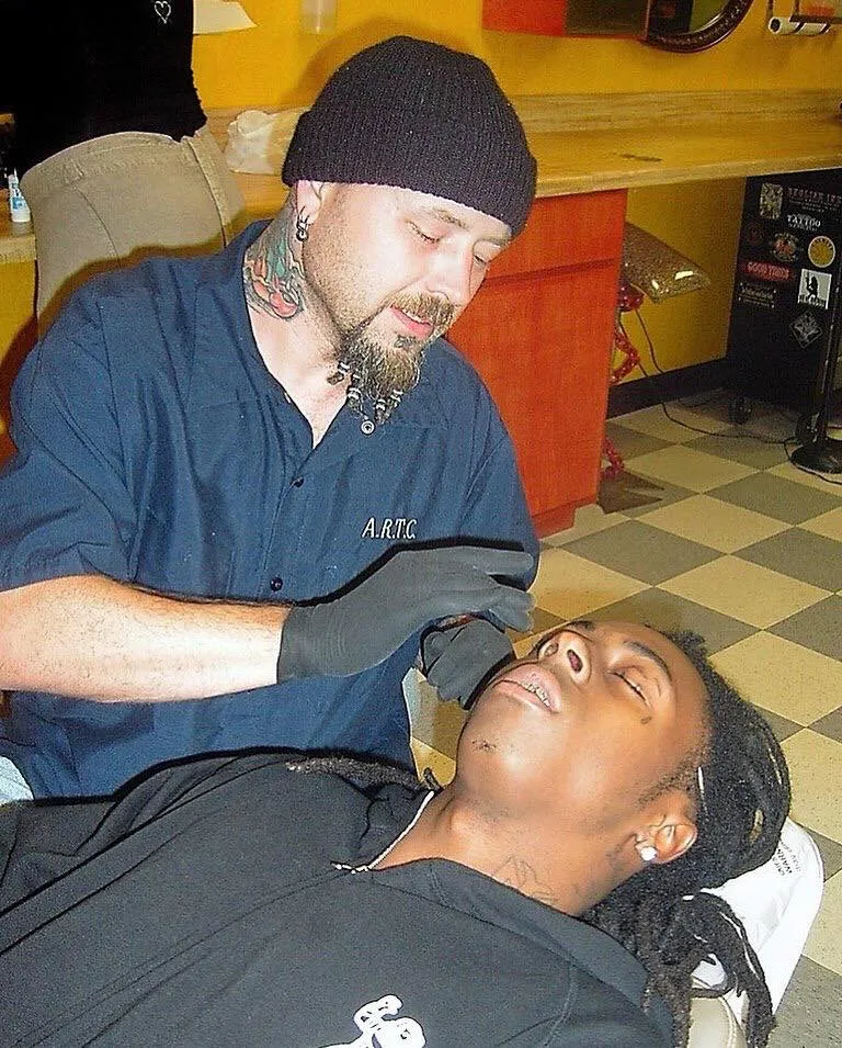 In 2006, Lil Wayne Shut His Eyes and Revealed ‘Fear God’ — Was It Faith or a Silent Rebellion?