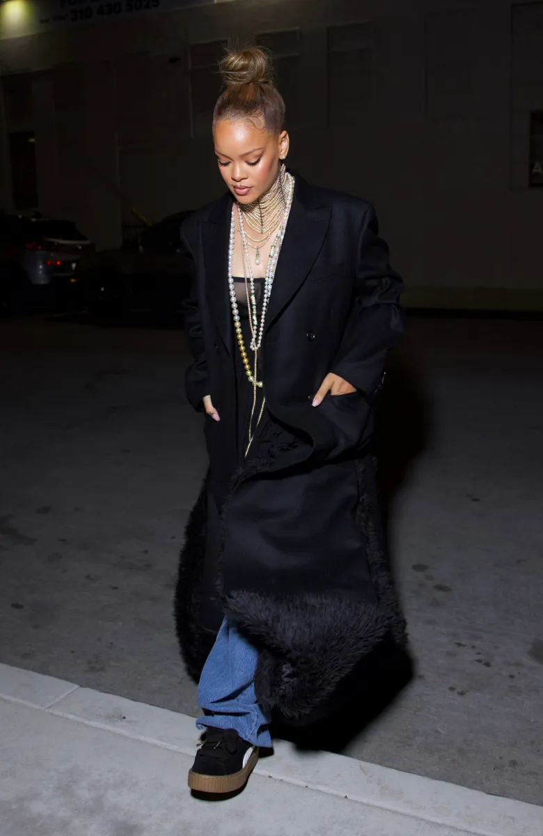 image_68c10184e38a0 Rihanna Turns the Streets Into a Runway as Her Voluminous Tulle Layers Steal the Spotlight