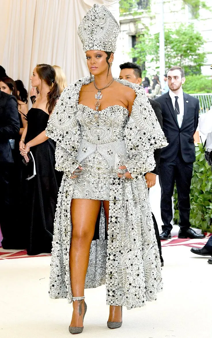 image_68c10e63c5028 Rihanna Owns the Most Extravagant Diamond Collection in Hollywood