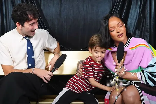 image_68c11255d290d Rihanna Shows Her Softest Side While Perfecting a Tender Photo With a Little Boy and Hiding What She Holds