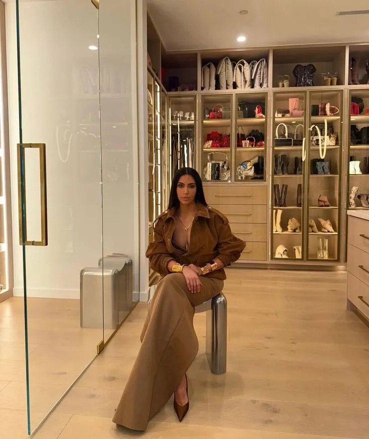 image_68c1169d1f8fd Kim Kardashian Stuns Fans with Wardrobe Worth Tens of Millions