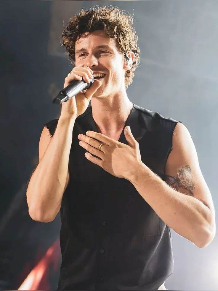 image_68c12ca5491e9 From the dazzling stage lights to intimate performances: Shawn Mendes forges a close connection with fans — but what he revealed has the whole world stunned!