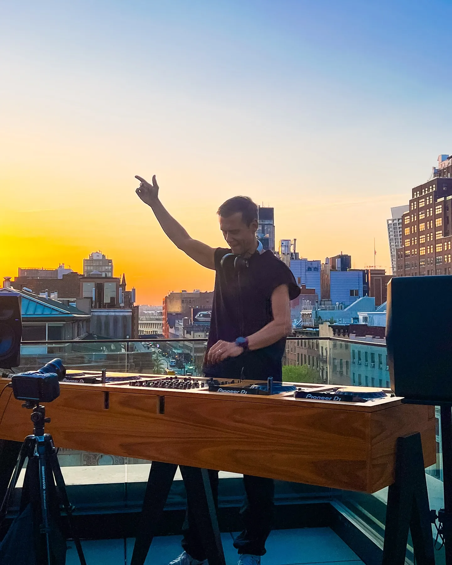 image_68c13c7801a69 Family is something Armin van Buuren values ​​and he decided to trade one of the most important things in his life for his family. That is!!!