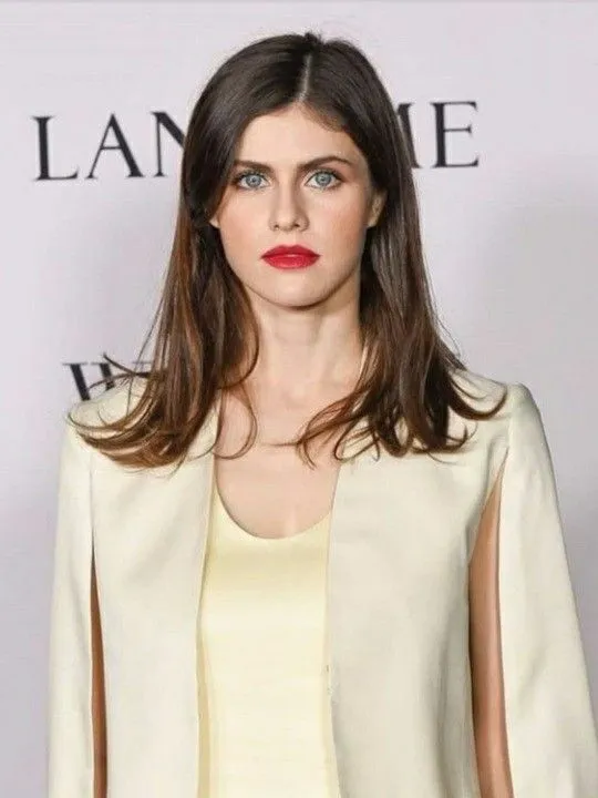 image_68c14215e8ad0 Alexandra Daddario Stunned Fans With Two Completely Different Looks: Glamorous Goddess - Real-Life Angel