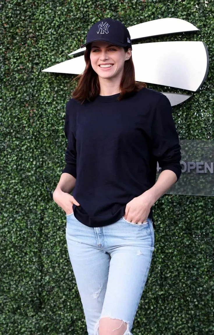 image_68c2297bf07a6 No Makeup, No Problem: Alexandra Daddario’s Low-Key Fashion Flex Stole the Show at the U.S. Open