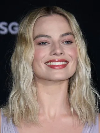 Casting Shocker: Margot Robbie Was Almost Megan in The Girl on the Train Before Haley Bennett?! 19 Casting Shocker: Margot Robbie Was Almost Megan in The Girl on the Train Before Haley Bennett?!