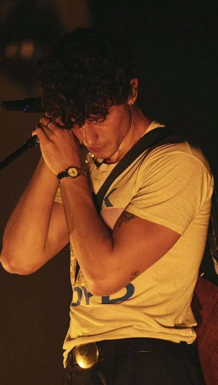 Shawn Mendes Proves Why Fans Call Him the Sweetest Star — His Genuine Hugs and Heartfelt Kindness Are Melting Everyone