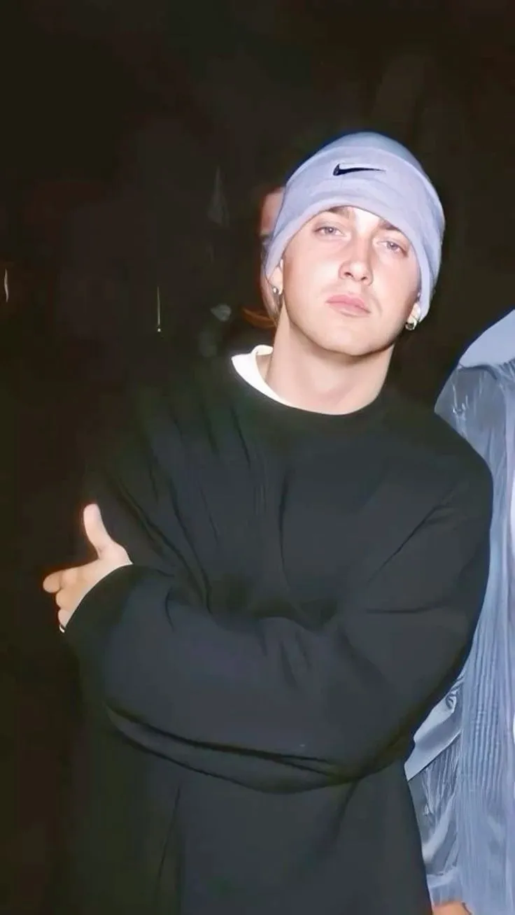 image_68c250193025d Eminem Runs Every Day to Stay Sober – But No One Expected This Habit to Become the ‘Anti-Addiction Medicine’ Even Doctors Talk About!