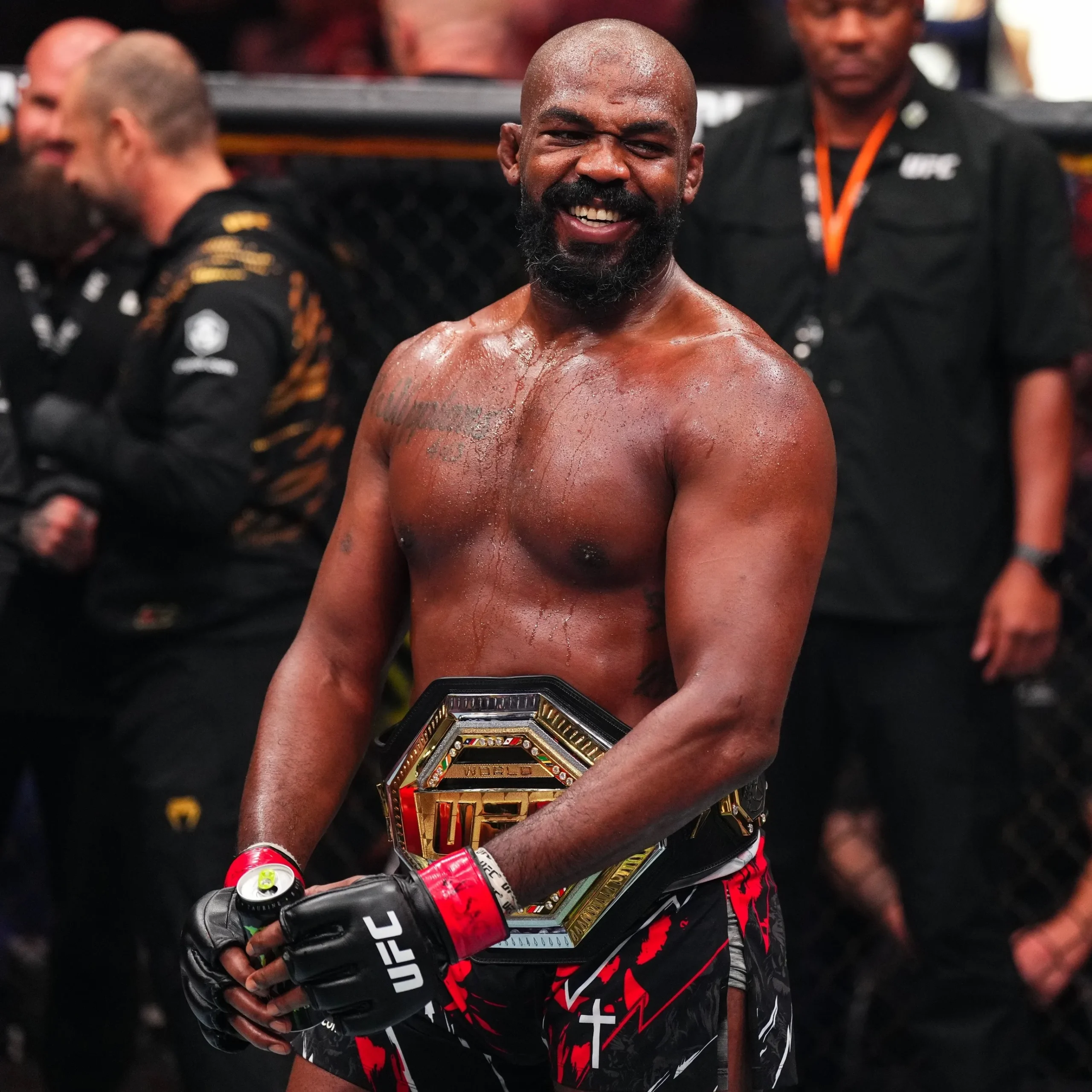 MMA fans shocked: Jon Jones 'faked retirement' to avoid Tom Aspinall and made a surprise, volatile comeback - What was his real motive?