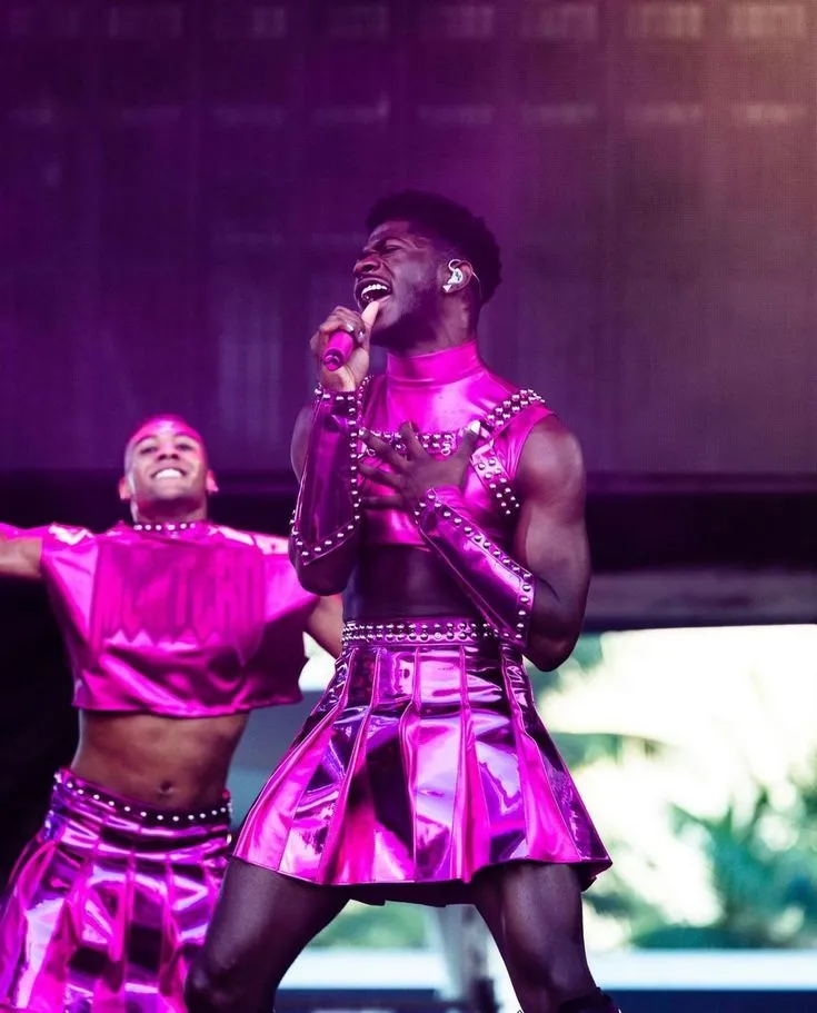image_68c2524056f6f Lil Nas X Likes the Color Pink and Wears Dresses: A Bold Expression of Style