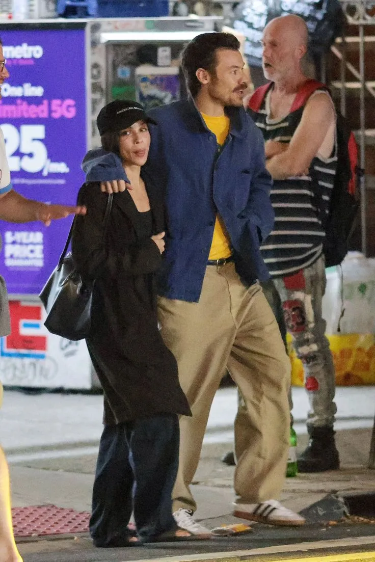 image_68c263a5d5580 Sweet Love or Looming Heartbreak? Harry Styles Leaves Zoë Kravitz’s Friends Uneasy