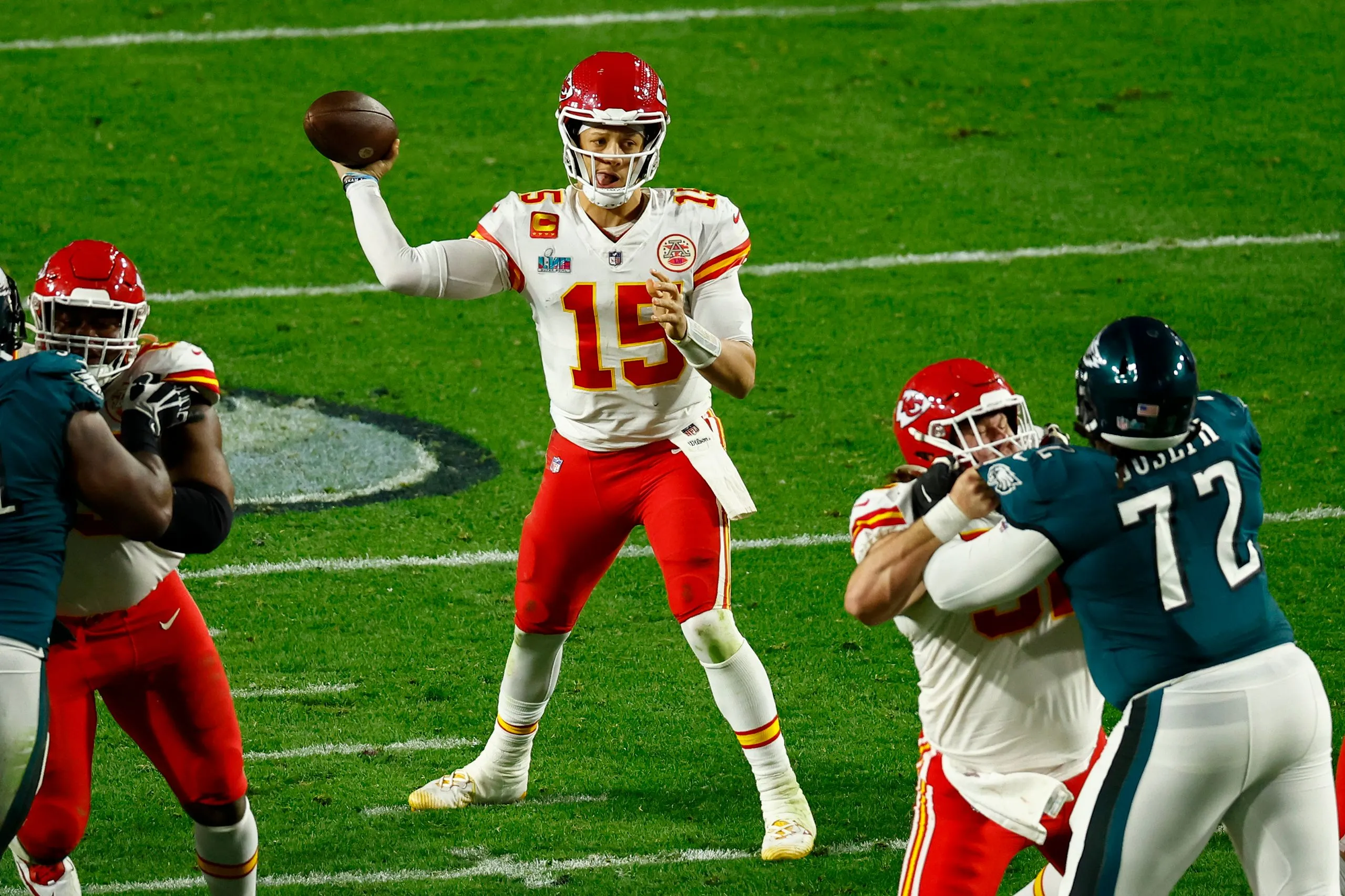 image_68c264f4b08e6 Patrick Mahomes Faces Shocking Setback as Star Weapon’s Status in Eagles Clash Hangs in the Balance