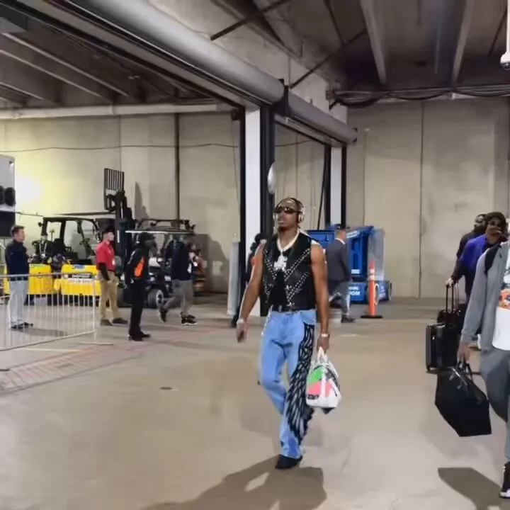 image_68c2743135af0 Justin Jefferson Turns MNF Entrance Into a Red-Carpet Moment — All Eyes on Him Before the First Snap