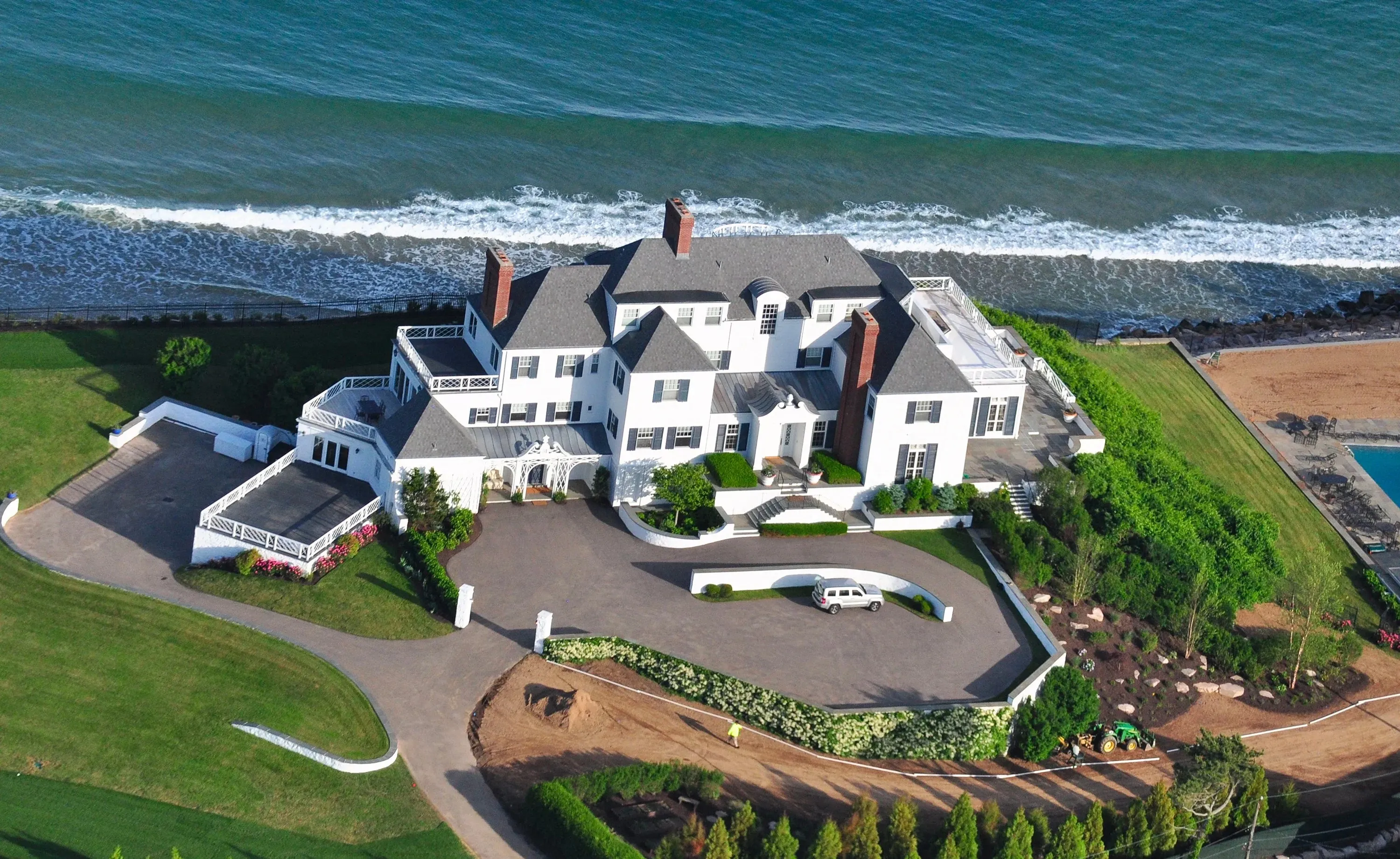 image_68c27b22c9e7f Wedding Bells Near? Travis Kelce and Taylor Swift Eye a Lavish Rhode Island Summer Ceremony at Her $17M Seaside Mansion