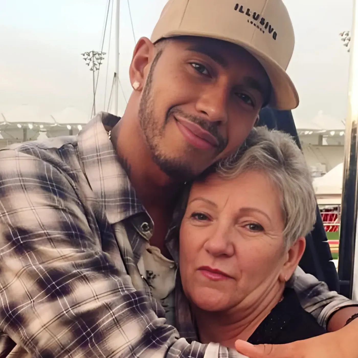 Lewis Hamilton's mother SHOCKS F1 FANS WITH Lewis Hamilton's SECRET AFTER TWO WINLESS SEASONS
