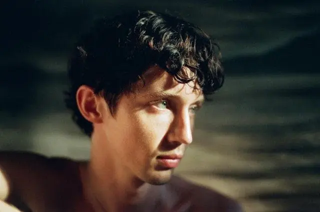 Troye Sivan, The Fashion World’s Beloved IT-Boy and His Achievements at 30