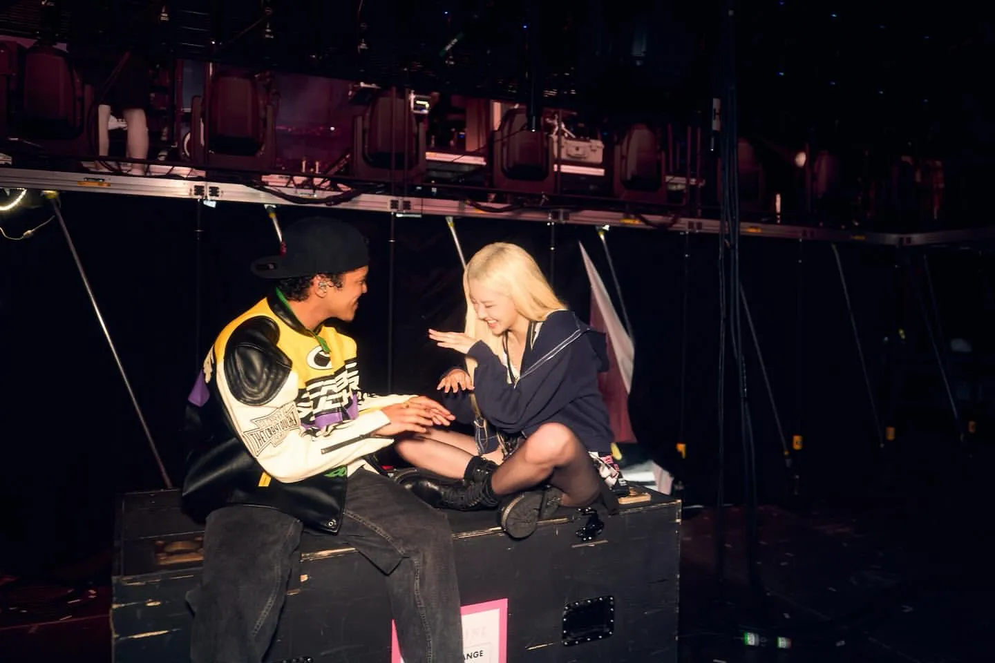 image_68c38ea2a3d51 The Shocking Kiss: Rosé BLACKPINK and Bruno Mars – Behind-the-Scenes Drama Reveals a Secret Bigger Than Music?