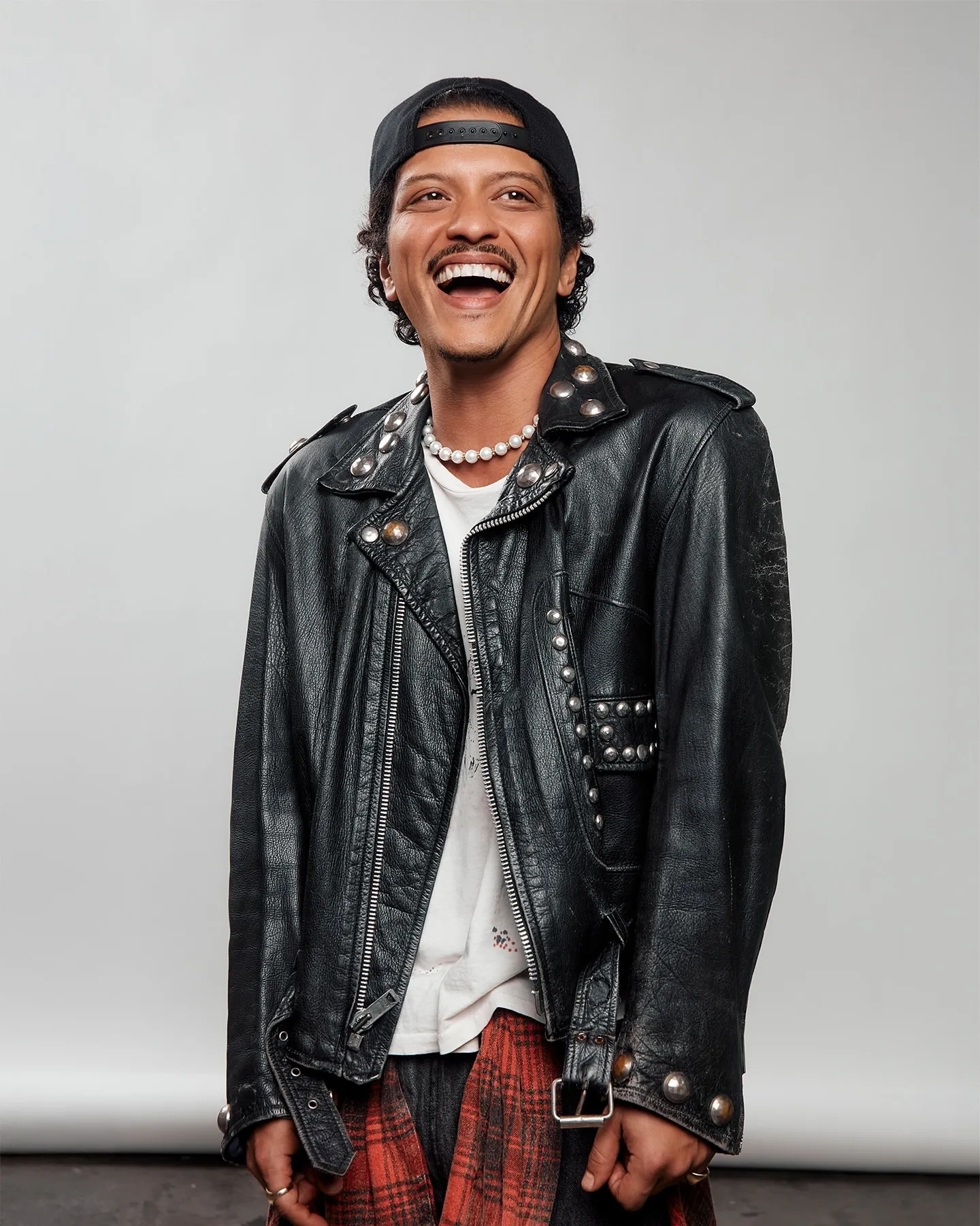 image_68c38ea317f91 The Shocking Kiss: Rosé BLACKPINK and Bruno Mars – Behind-the-Scenes Drama Reveals a Secret Bigger Than Music?