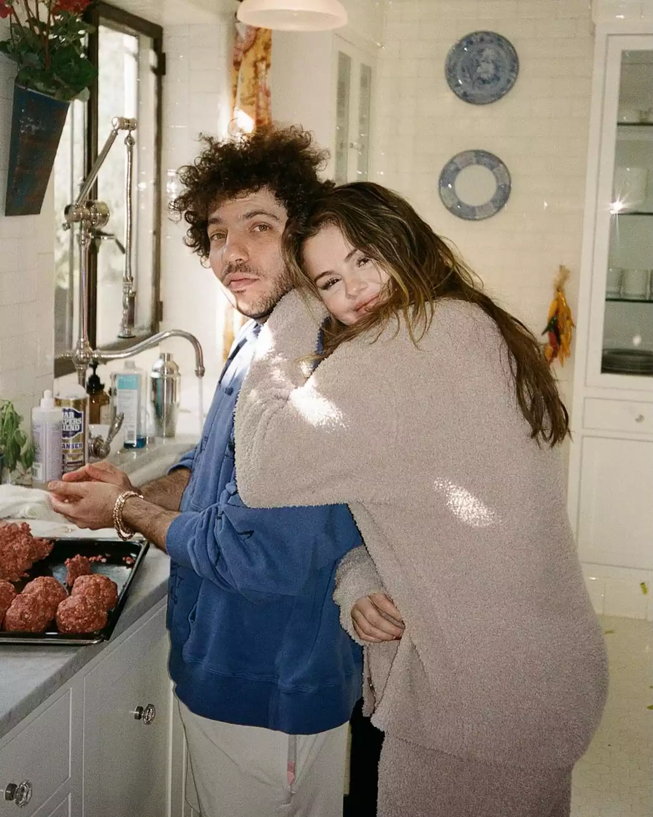 image_68c3a69908cbb Selena Gomez Likes Watches Benny Blanco Cook: He 'Loses Himself in Cooking and I Love That'