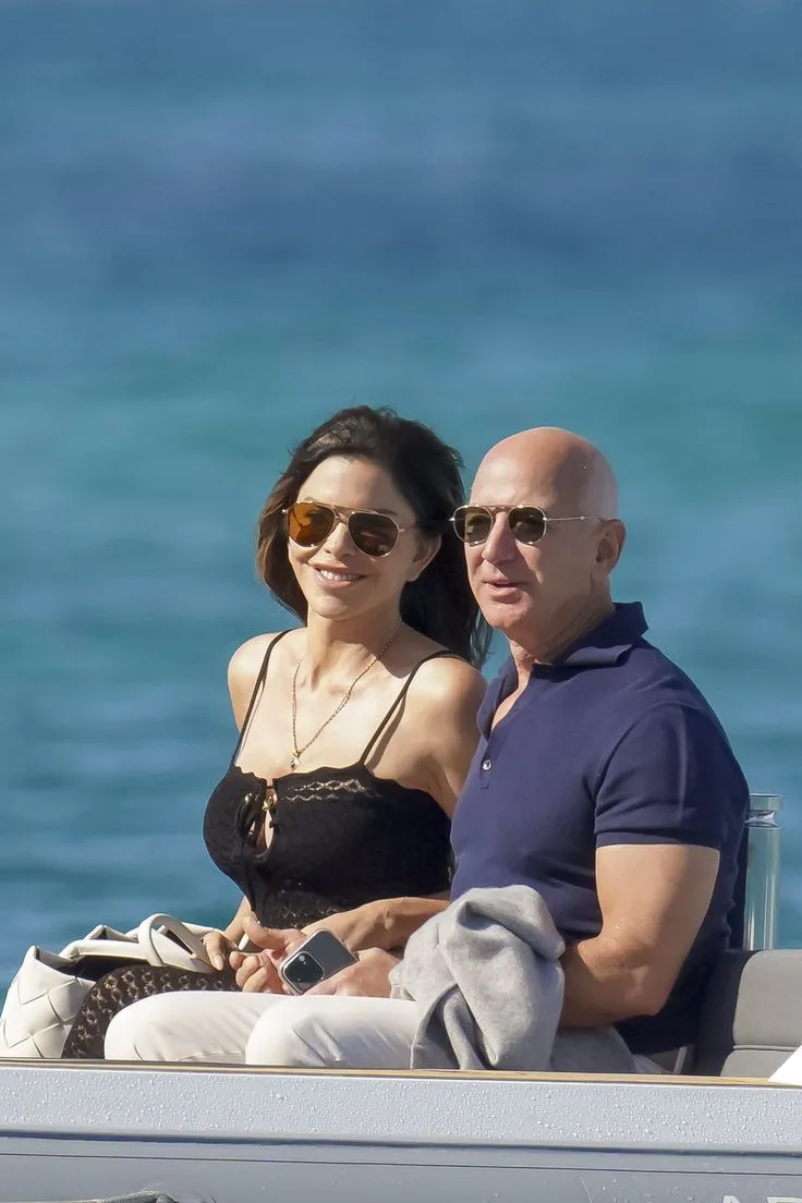 image_68c3c2b7d4c86 Jeff Bezos Debuts Bold New Look After Wedding: Fresh Hair, Fresh Style, Fresh Life