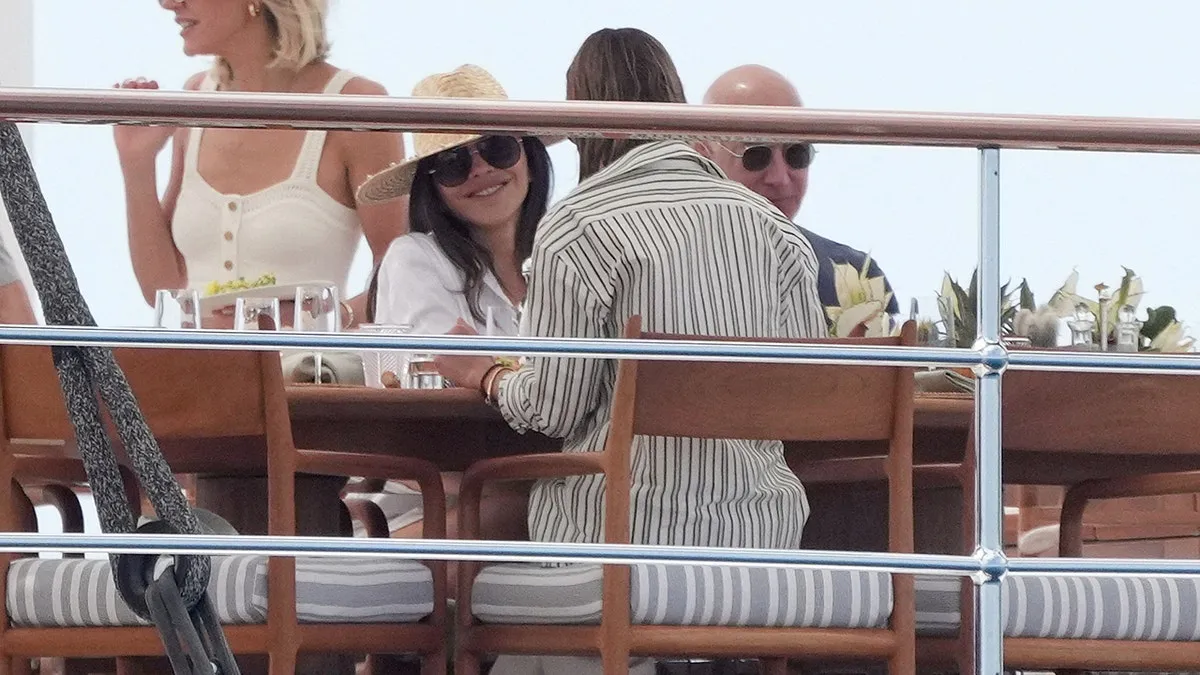 image_68c3c69ee5979 Luxury Life: Despite Busy Schedule, Jeff Bezos Often Takes His Wife and Friends on Yacht Getaways