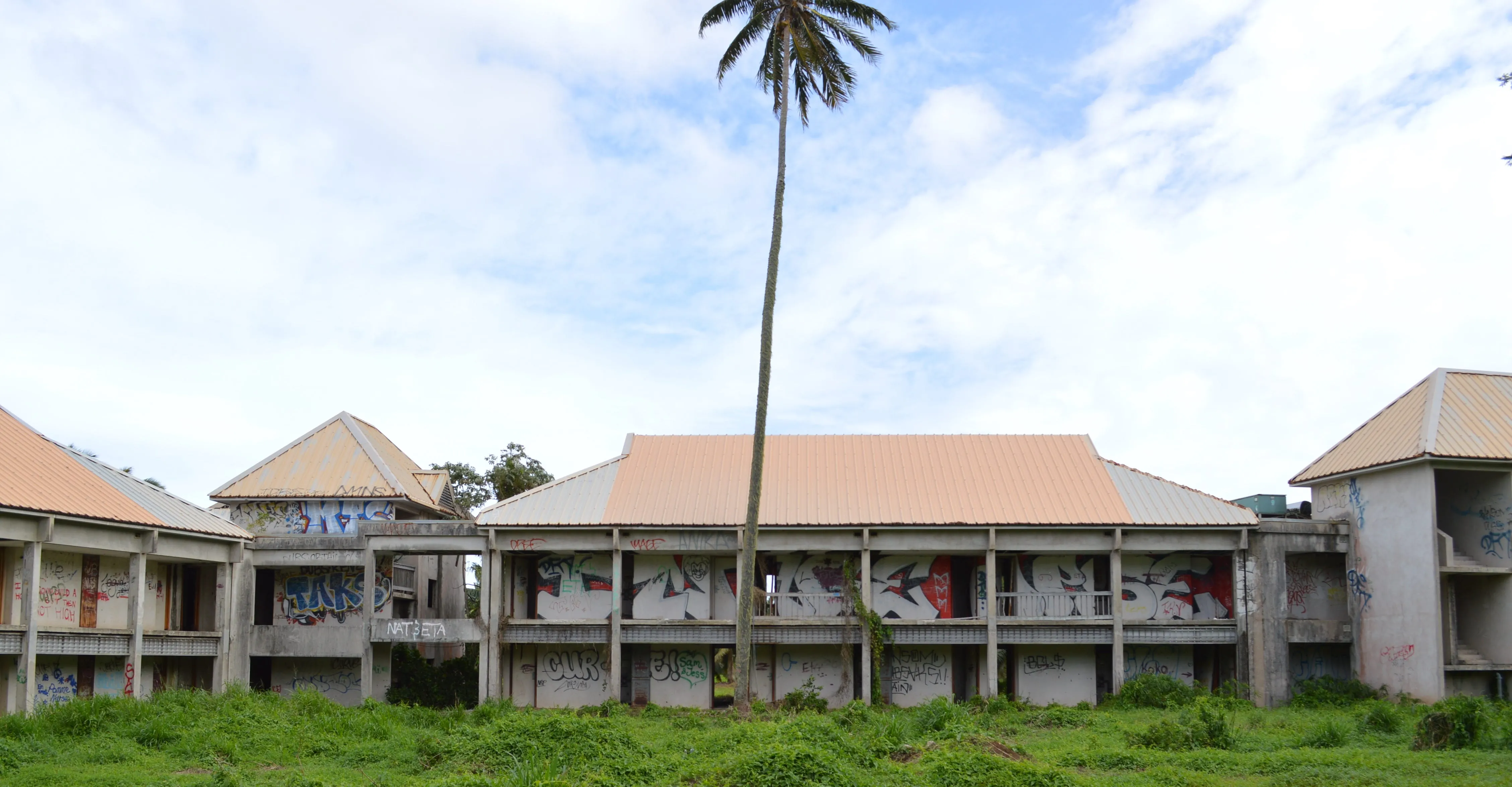 image_68c3d8080e3e8 You’ll save money by staying at these 15 abandoned hotels during your travels