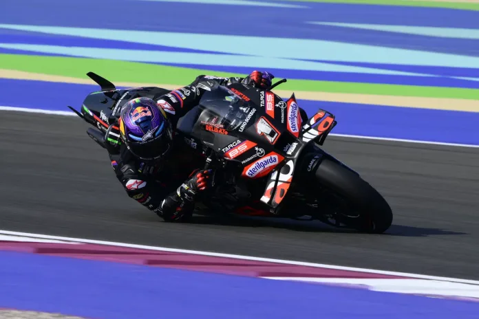 image_68c4d0d410290 Neil Hodgson Suspects Aprilia Told Bezzecchi to Accept Something About Jorge Martin at Misano