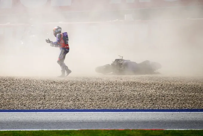 image_68c4dc70a1906 Misano Day 1: Oliveira Frustrated After Two Crashes and Strange Bike Behavior